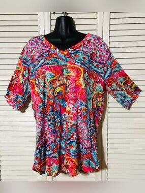 Shana Med Vibrant Pink Multicolor Printed Women’s V-Neck Top